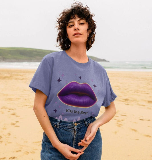 Kiss The Beat Tee – Festival Edit (lavender Crop)