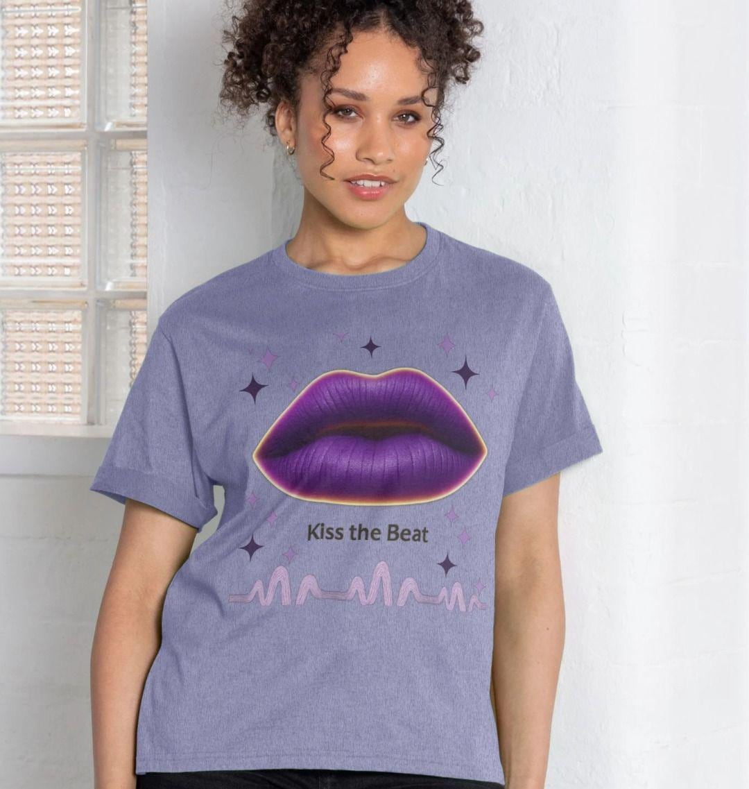 Kiss The Beat Tee – Festival Edit (lavender Crop)